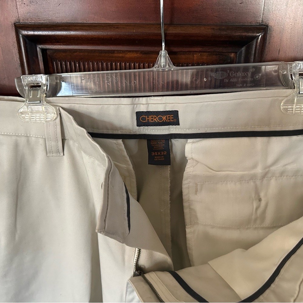 Men’s Cherokee Creme/Beige Pants - 34” waist x 32” length. - Picture 4 of 7